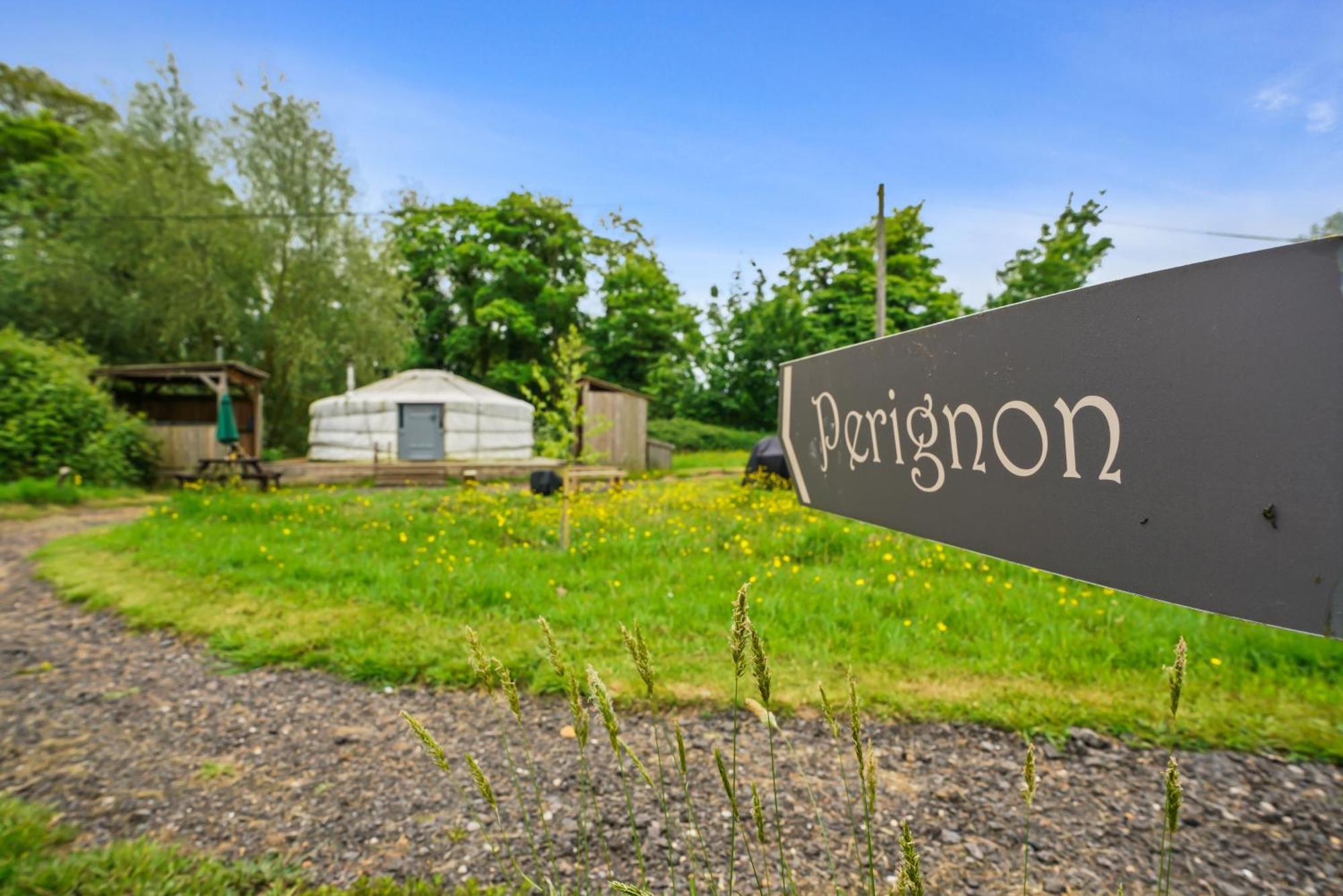 ホテル Glamp And Tipple Ltd Great Ellingham エクステリア 写真
