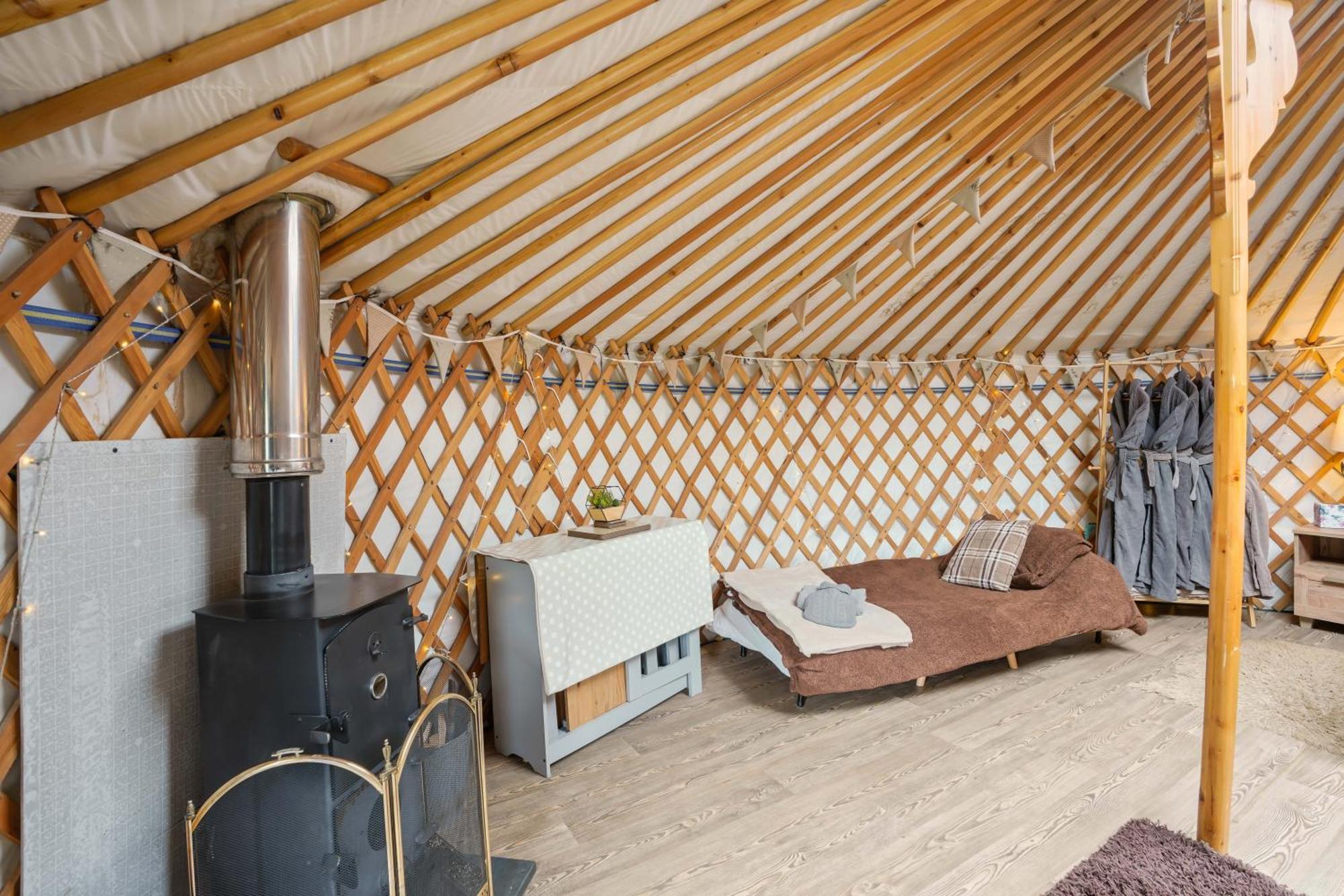 ホテル Glamp And Tipple Ltd Great Ellingham エクステリア 写真