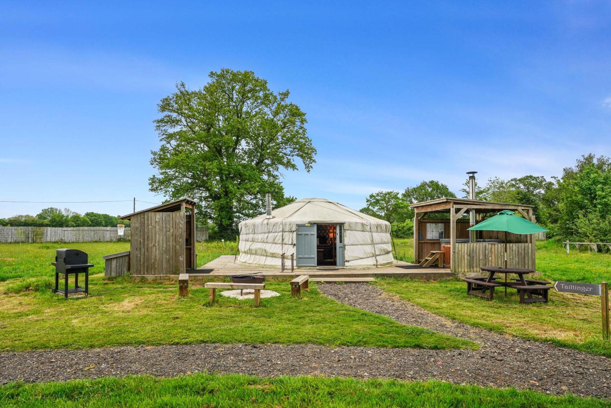 ホテル Glamp And Tipple Ltd Great Ellingham エクステリア 写真