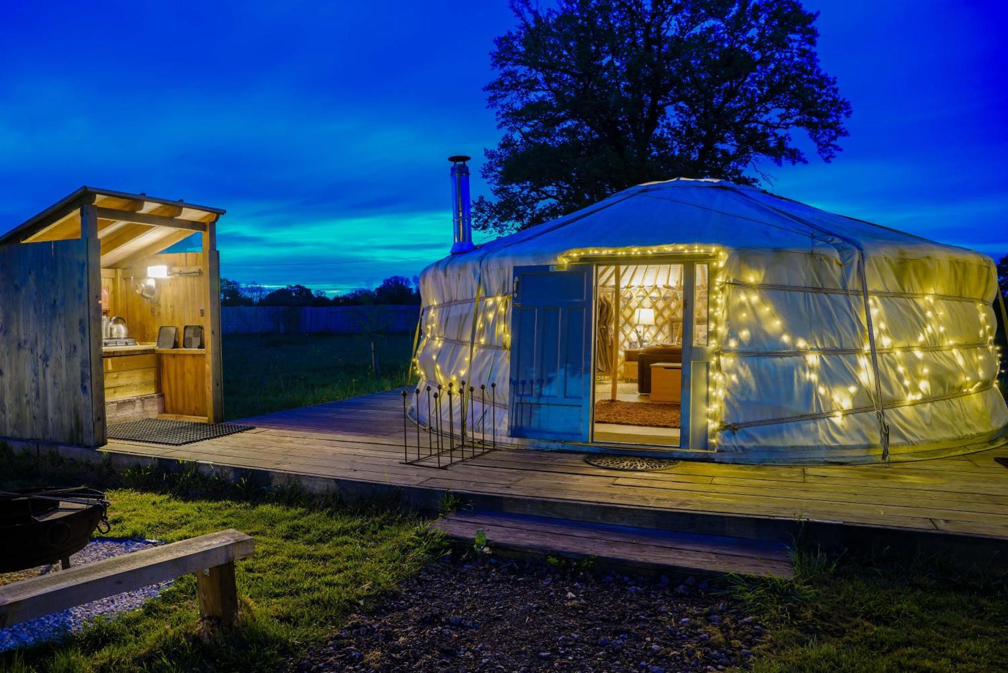 ホテル Glamp And Tipple Ltd Great Ellingham エクステリア 写真