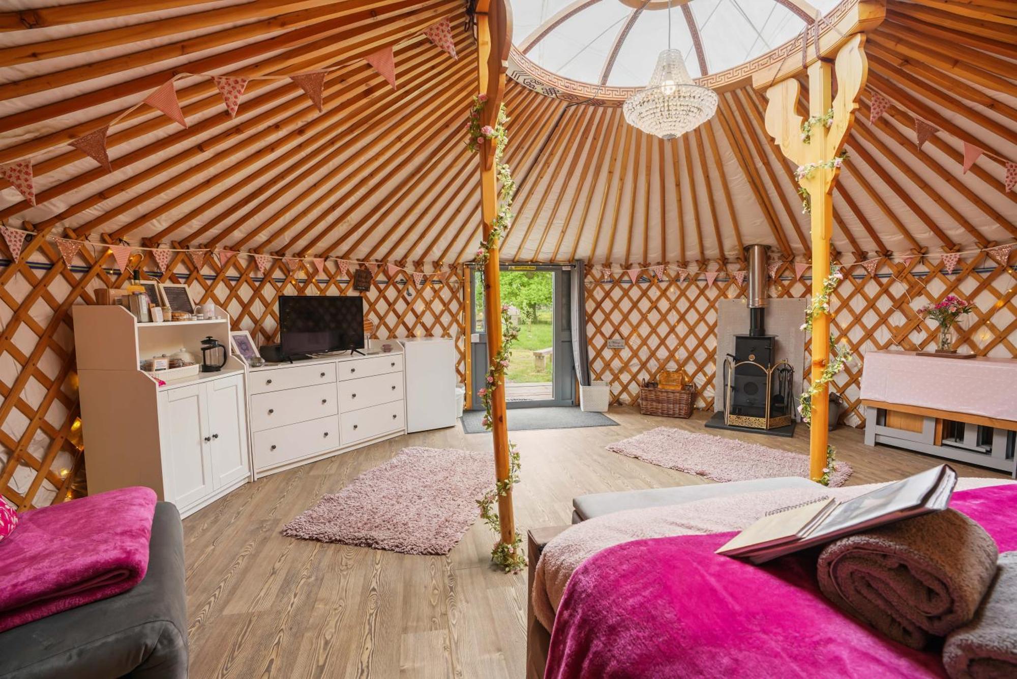 ホテル Glamp And Tipple Ltd Great Ellingham エクステリア 写真