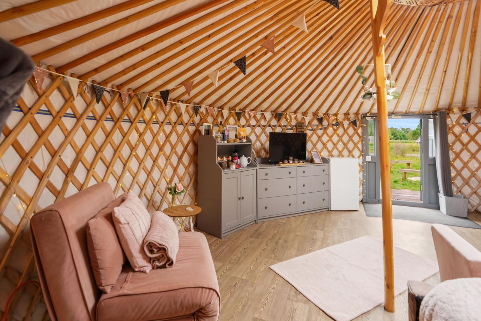 ホテル Glamp And Tipple Ltd Great Ellingham エクステリア 写真